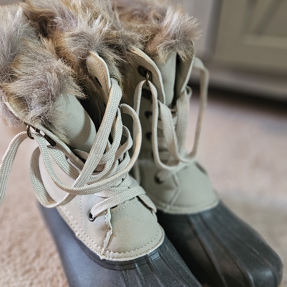 Esprit Faux Fur Lined Winter Duck Boots 8 - Picture 4 of 4